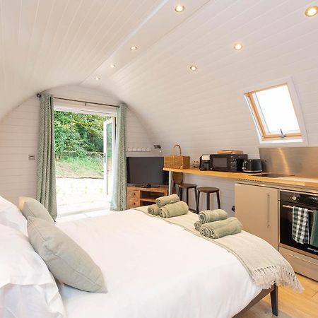 The Plough Inn Cabins Ramsden Buitenkant foto