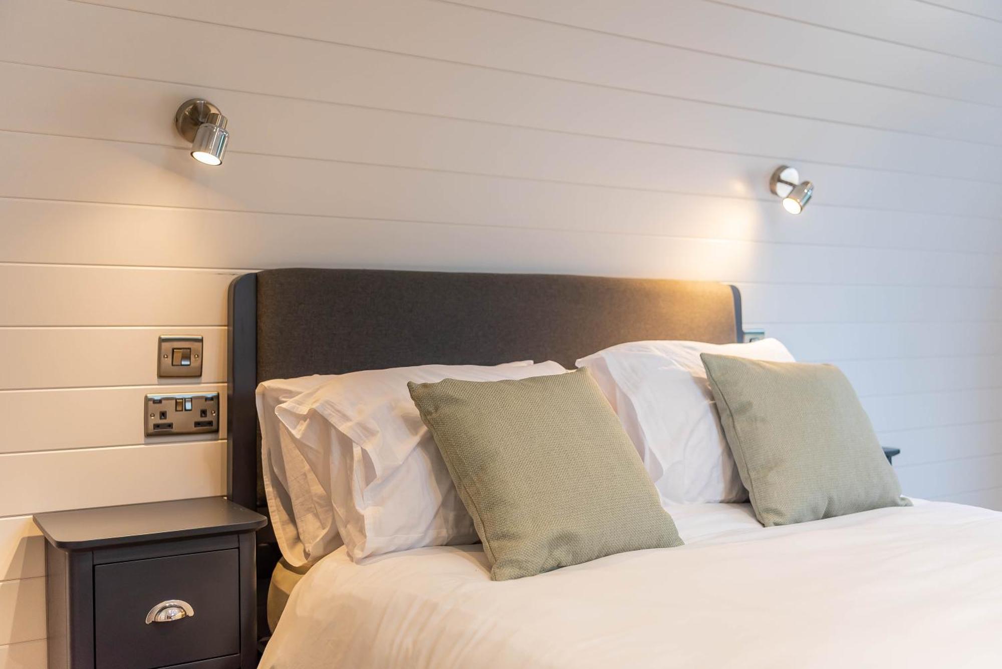 The Plough Inn Cabins Ramsden Buitenkant foto