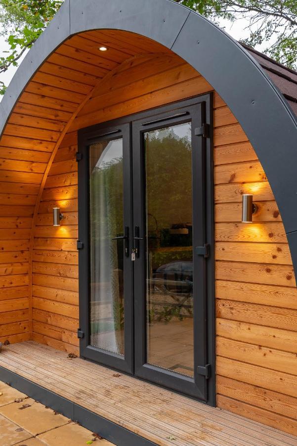 The Plough Inn Cabins Ramsden Buitenkant foto