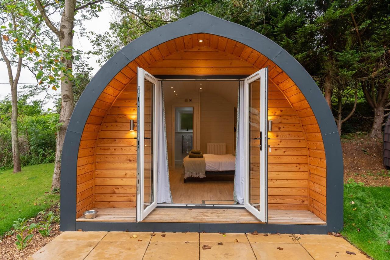 The Plough Inn Cabins Ramsden Buitenkant foto