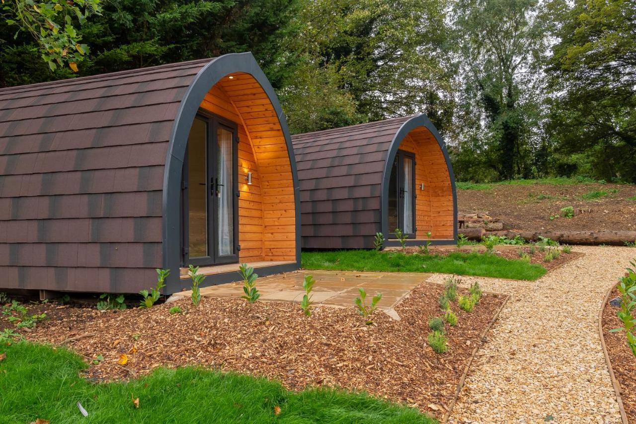 The Plough Inn Cabins Ramsden Buitenkant foto