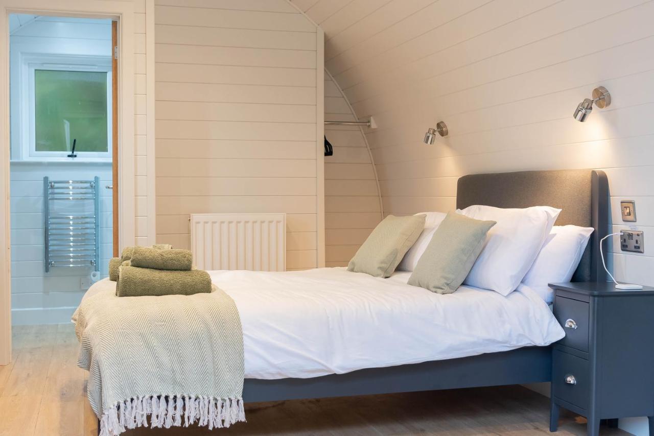 The Plough Inn Cabins Ramsden Buitenkant foto